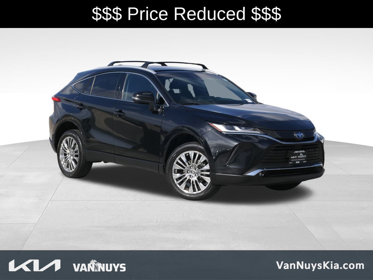 2024 Toyota Venza XLE's photo