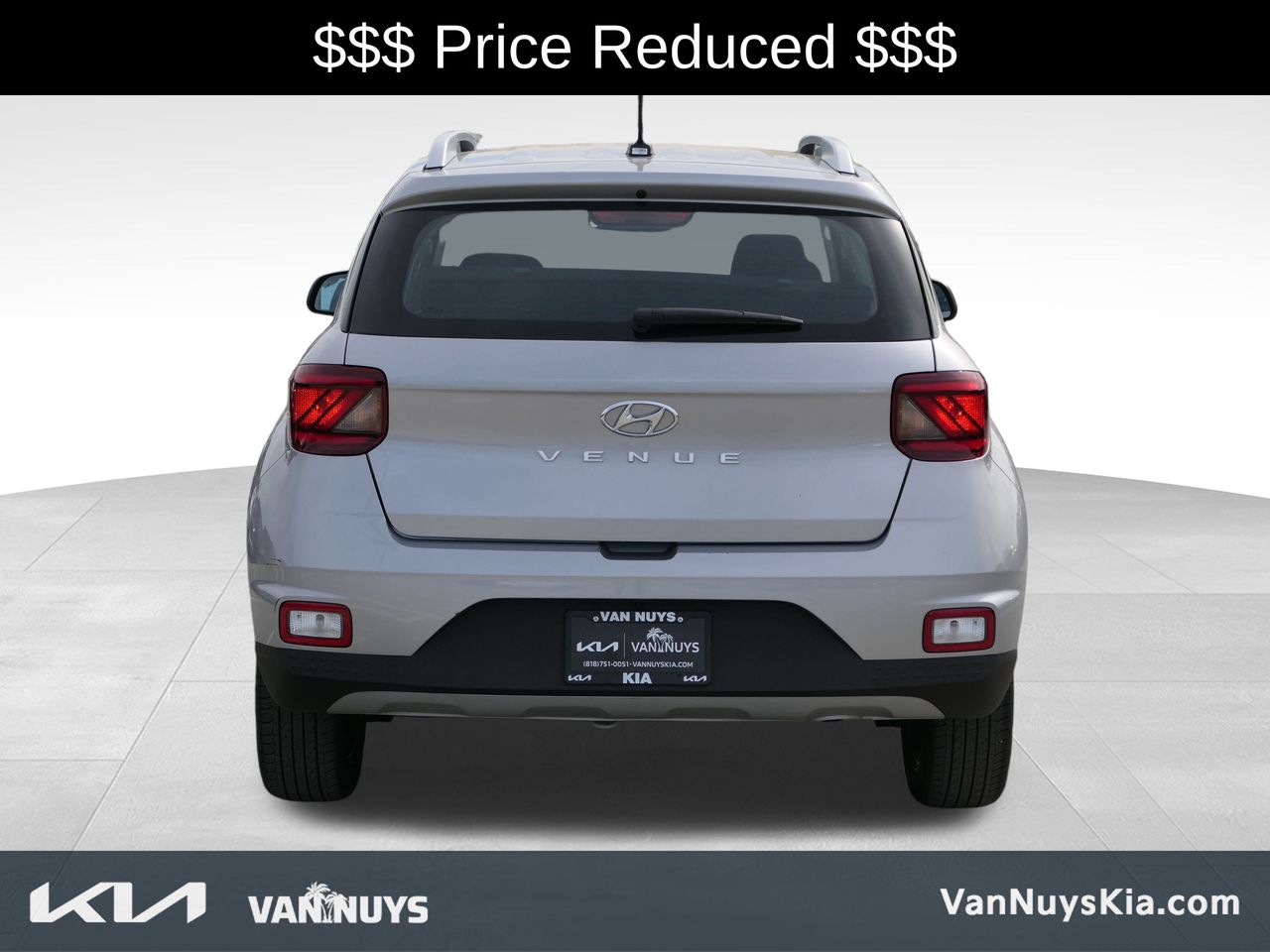 2025 Hyundai Venue SEL photo 4