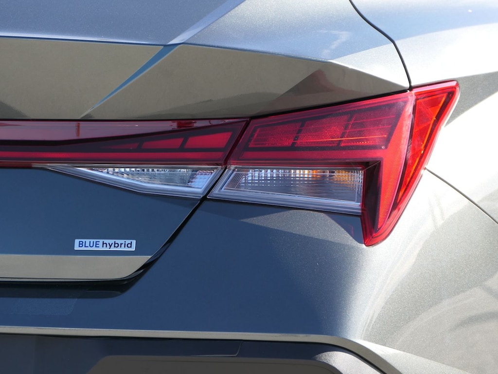 Used 2025 Hyundai Elantra Hybrid Blue Sedan