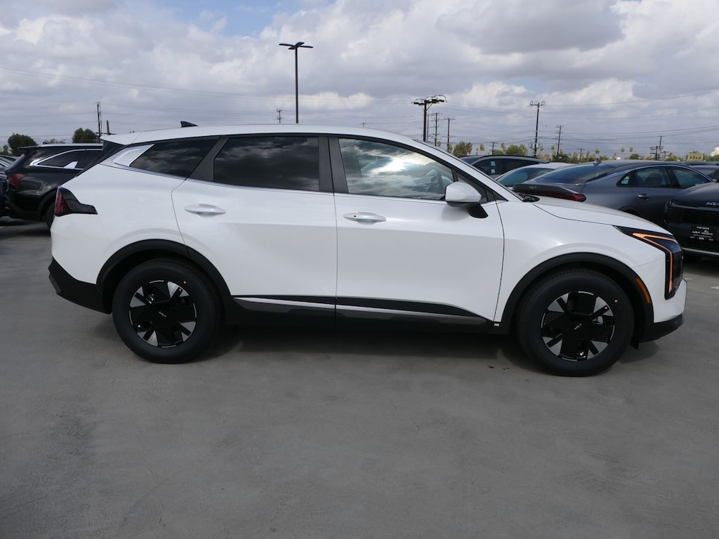 New 2026 Kia Sportage Hybrid LX SUV