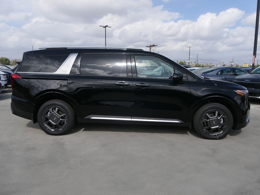 New 2026 Kia Carnival Hybrid SX Minivan/Van