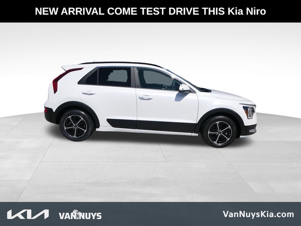 Used 2025 Kia Niro EX SUV