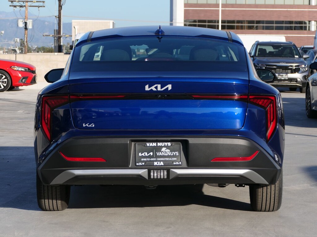 New 2025 Kia K4 LXS Sedan