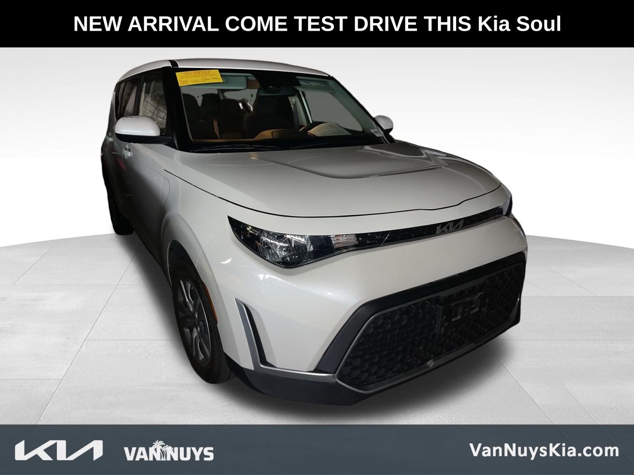 2023 Kia Soul LX photo 3