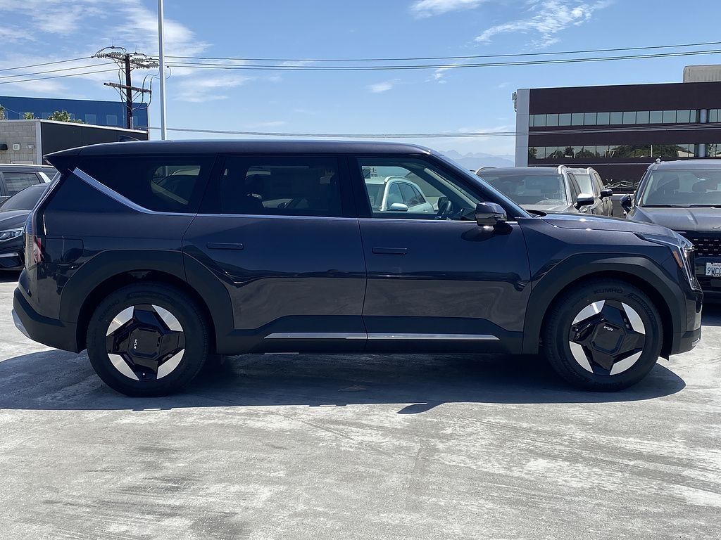 New 2026 Kia EV9 Light Long Range SUV