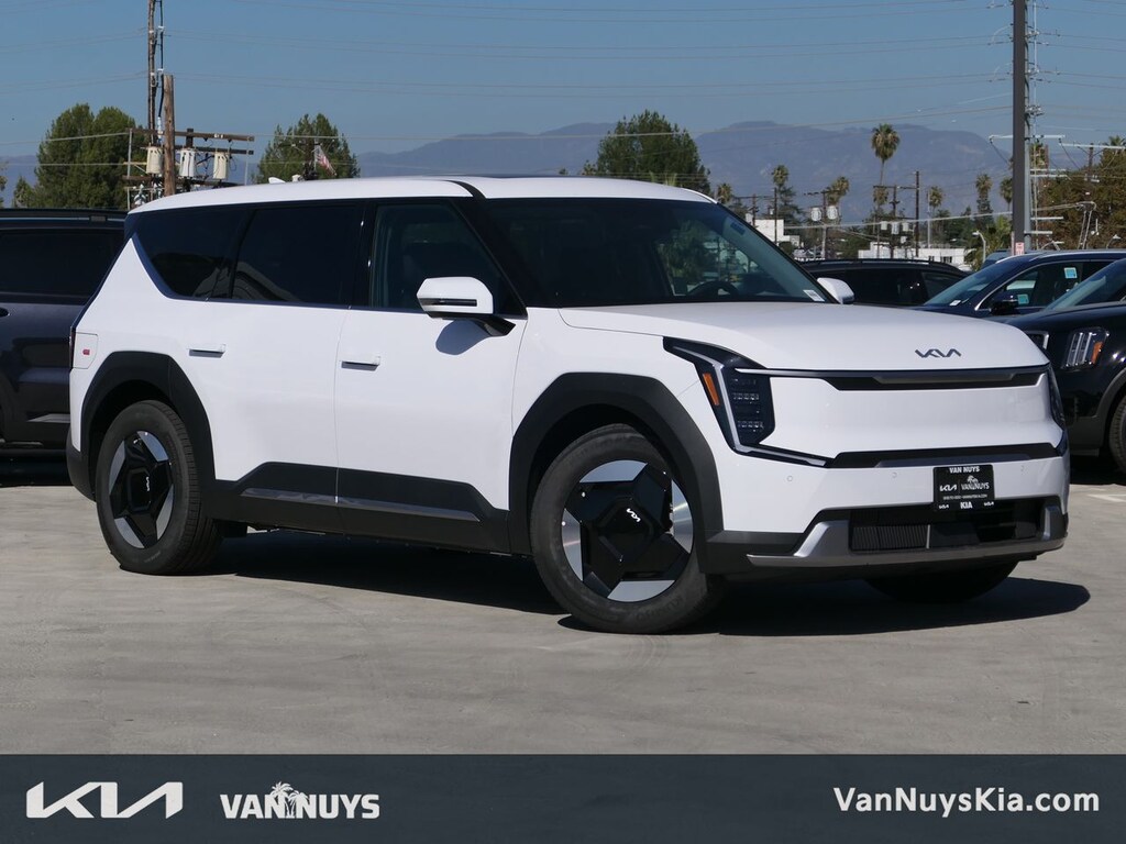 New 2026 Kia EV9 Light Long Range SUV