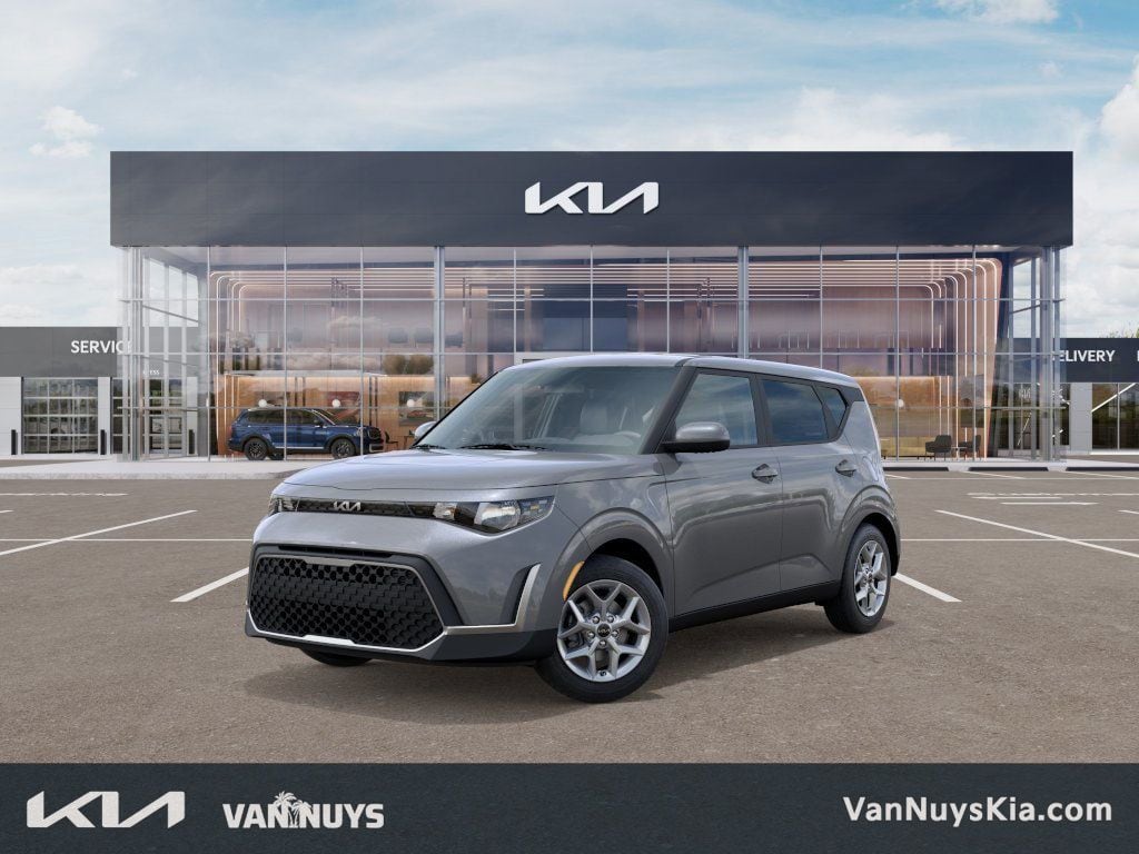 2025 Kia Soul LX's photo