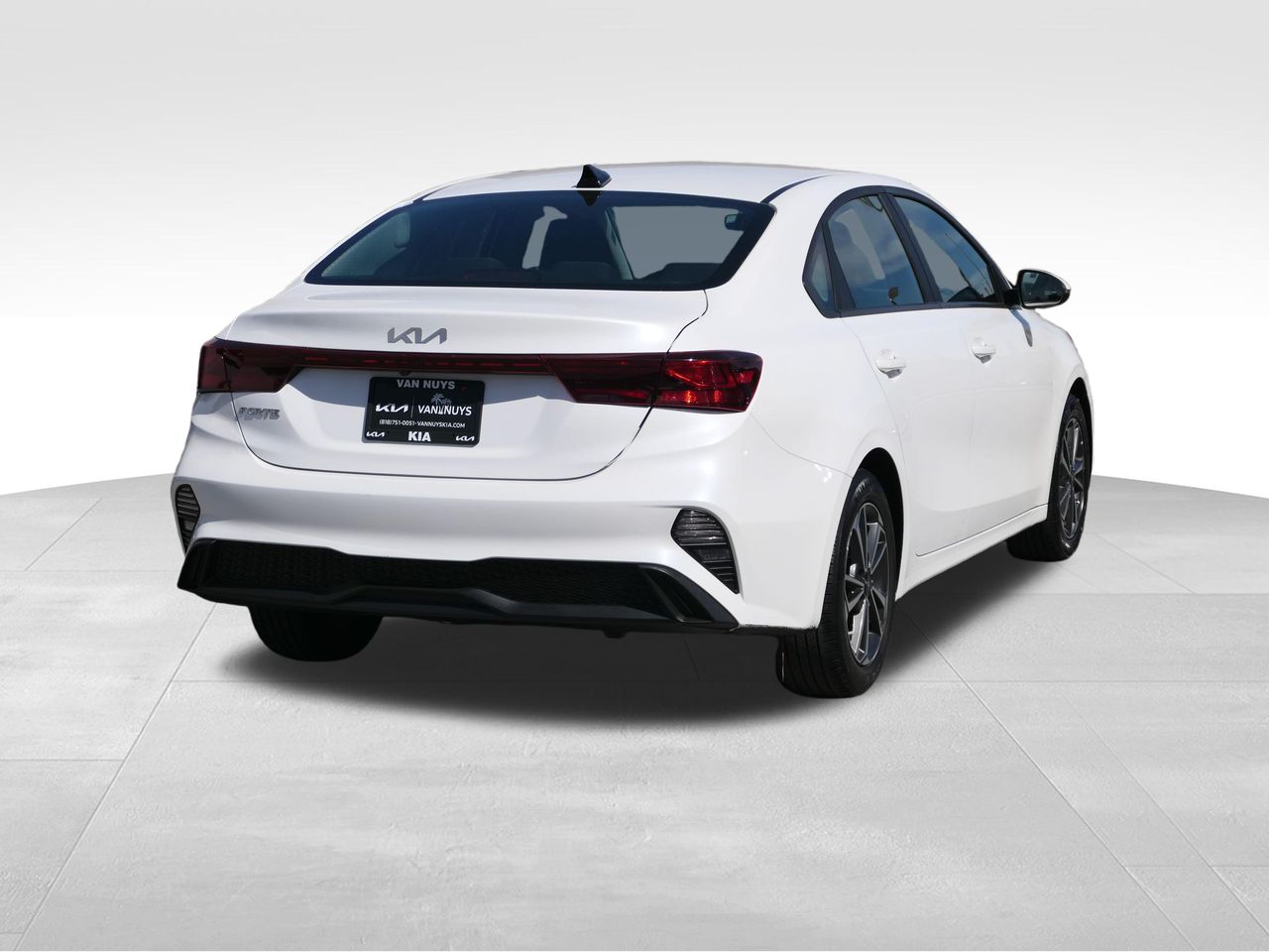 2023 Kia Forte LXS photo 2
