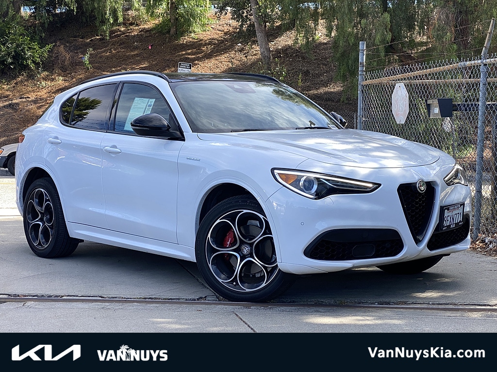 2023 Alfa Romeo Stelvio Veloce AWD's photo