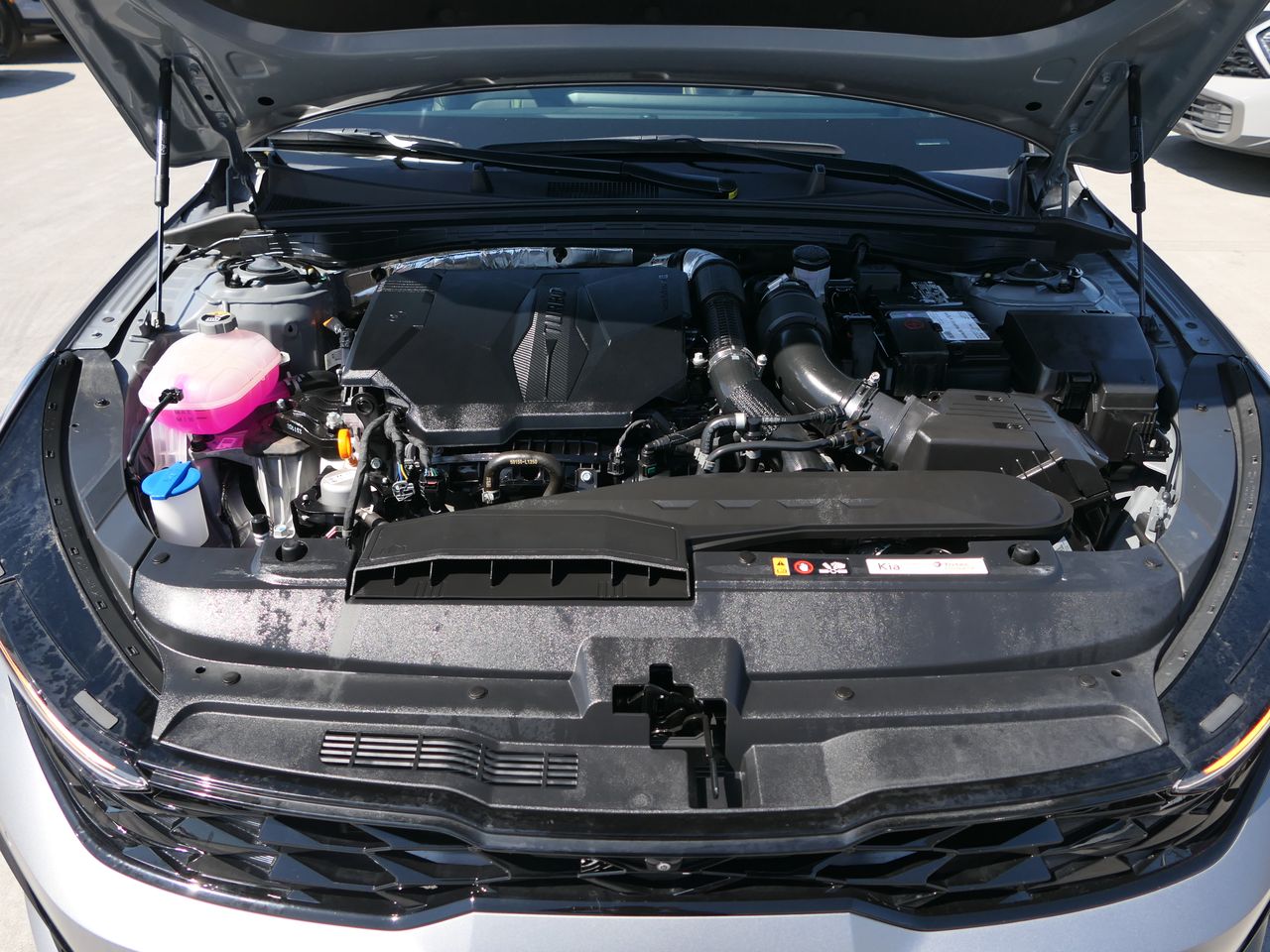2025 Kia K5 GT - Photo 30