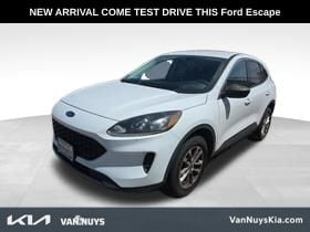 2022 Ford Escape SE photo 2