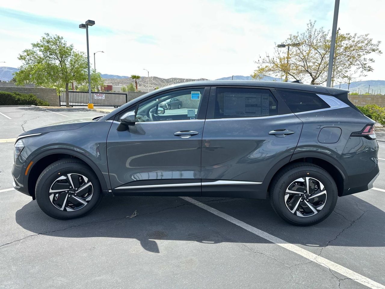 2025 Kia Sportage Hybrid LX photo 4