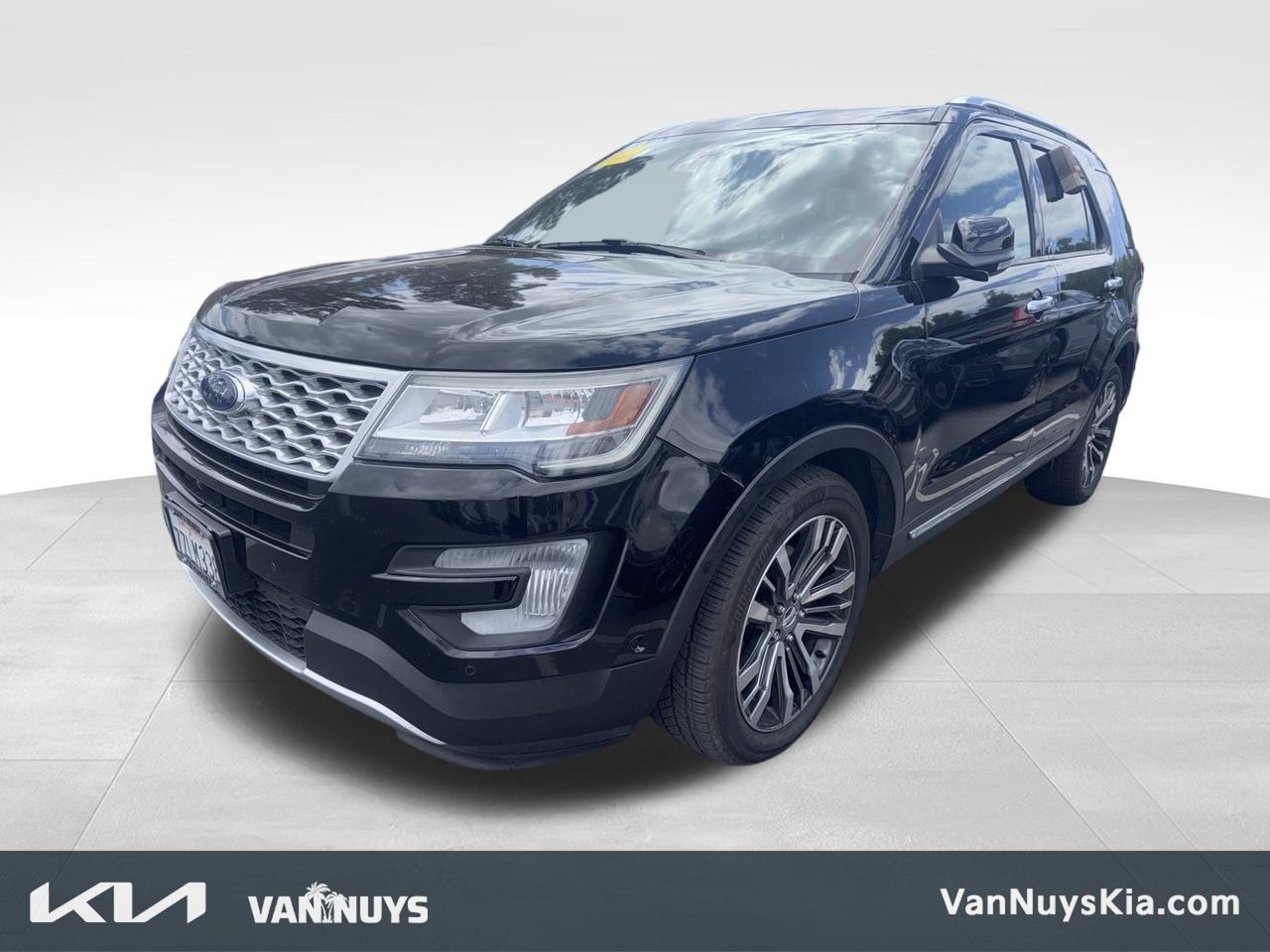2017 Ford Explorer Platinum 4WD's photo