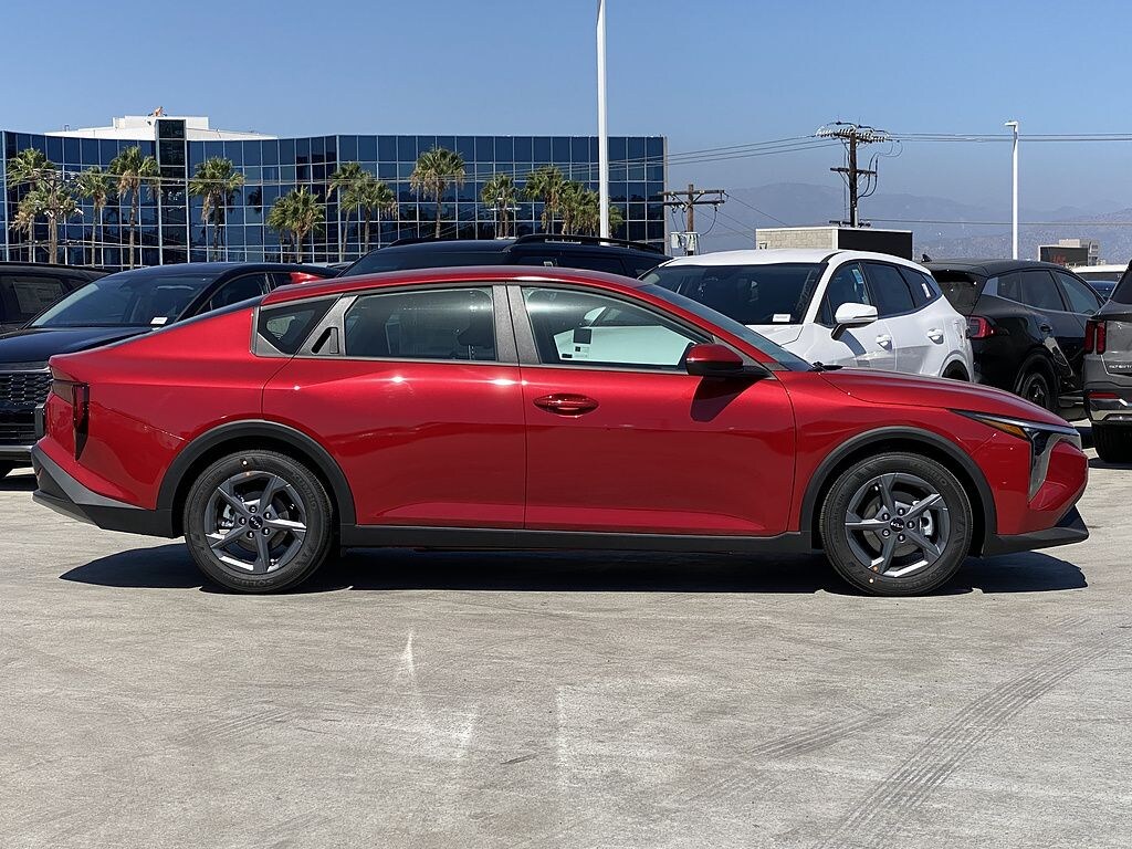 New 2026 Kia K4 LXS Sedan