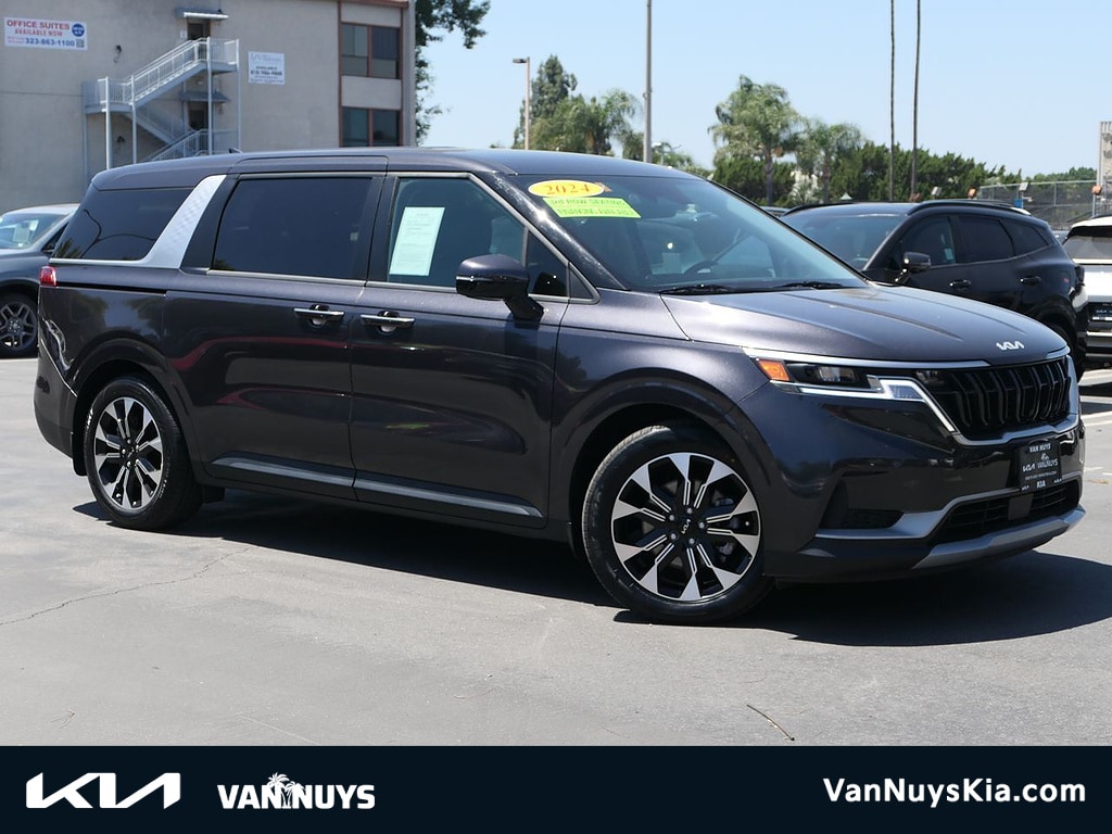 2024 Kia Sedona EX's photo