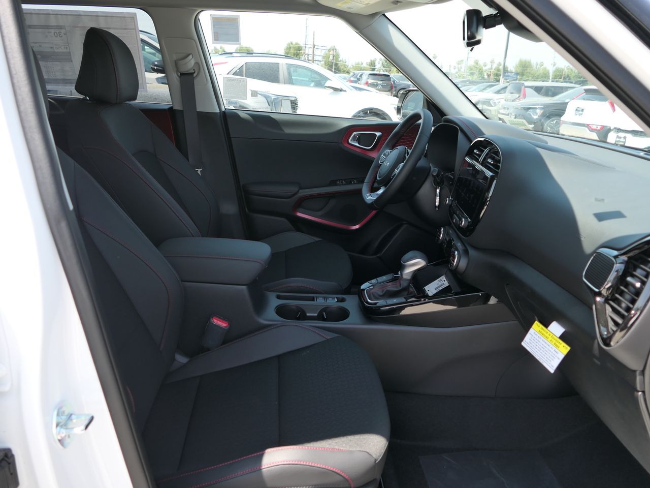 2025 Kia Soul GT-Line - Photo 24