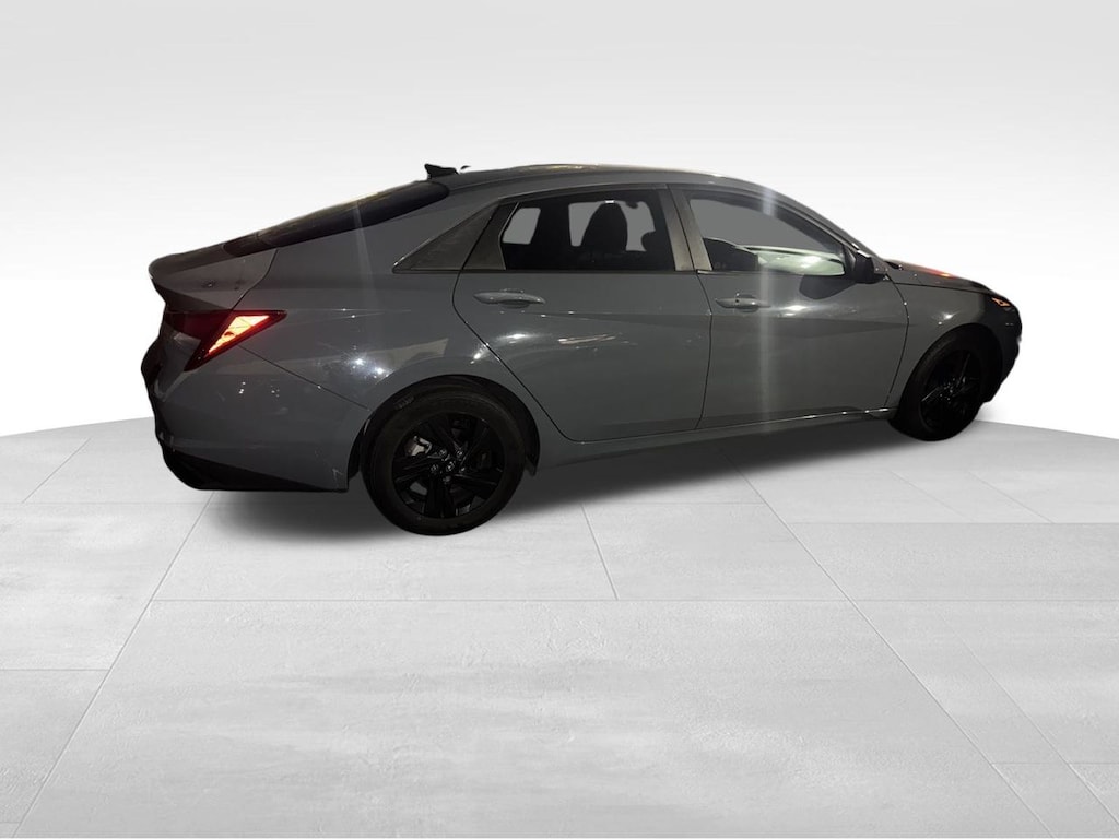 Used 2022 Hyundai Elantra SEL Sedan