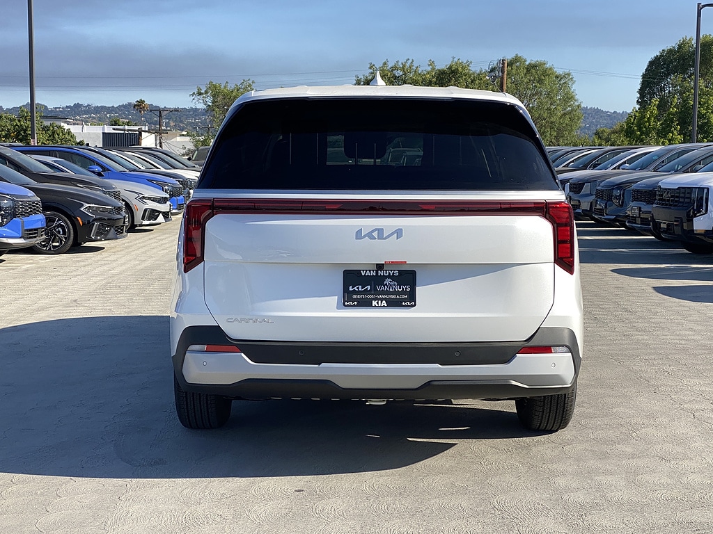 New 2026 Kia Carnival LXS Minivan/Van