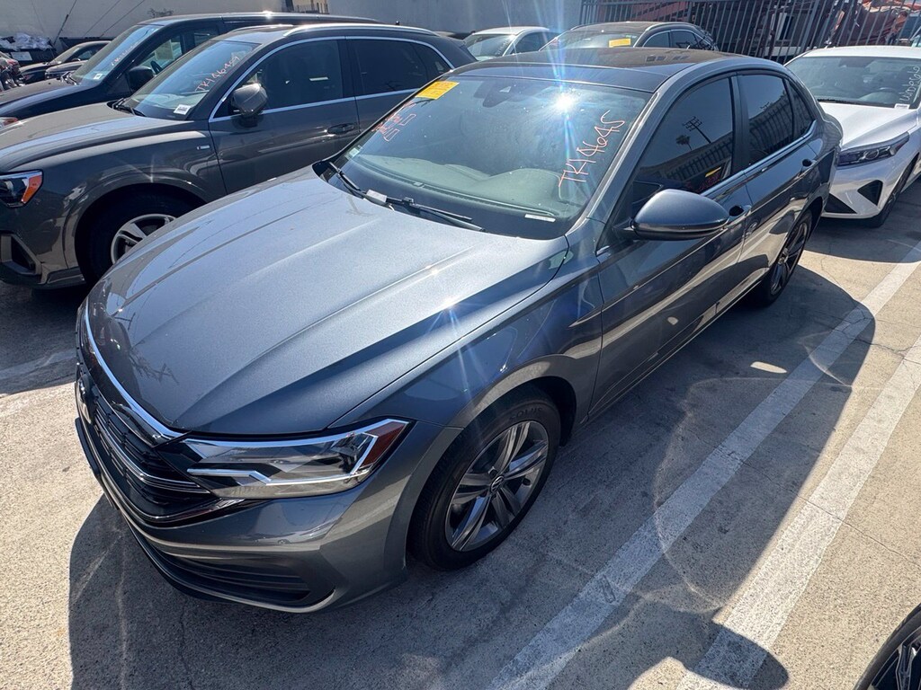 Used 2023 Volkswagen Jetta 1.5T SE Sedan