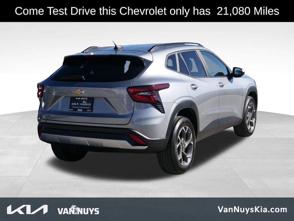Used 2025 Chevrolet Trax LT SUV