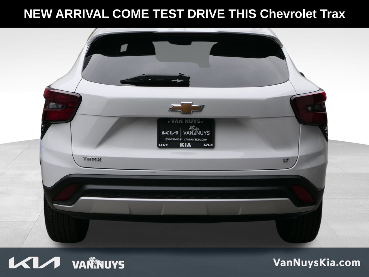 2025 Chevrolet Trax LT photo 2