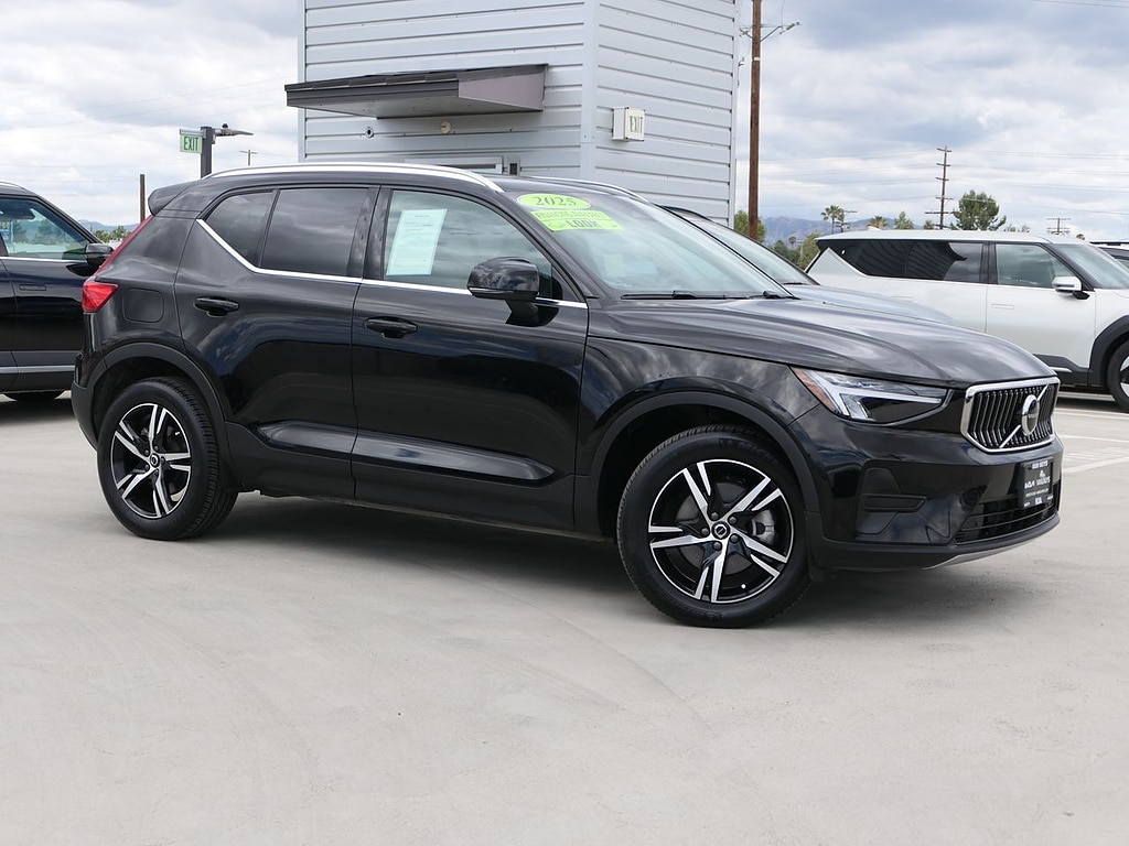 2025 Volvo XC40