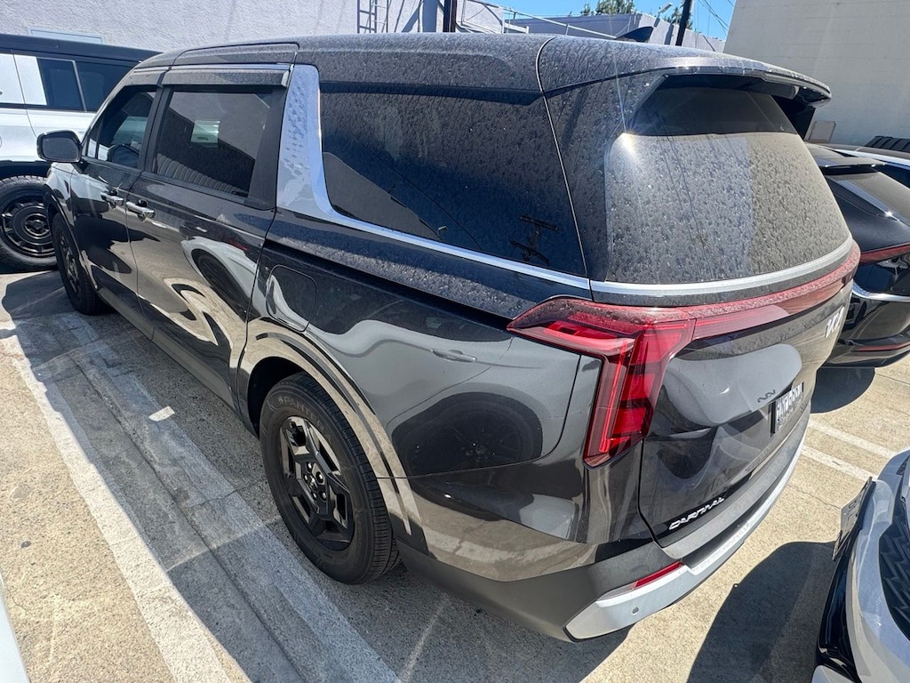Used 2025 Kia Carnival LXS Minivan/Van