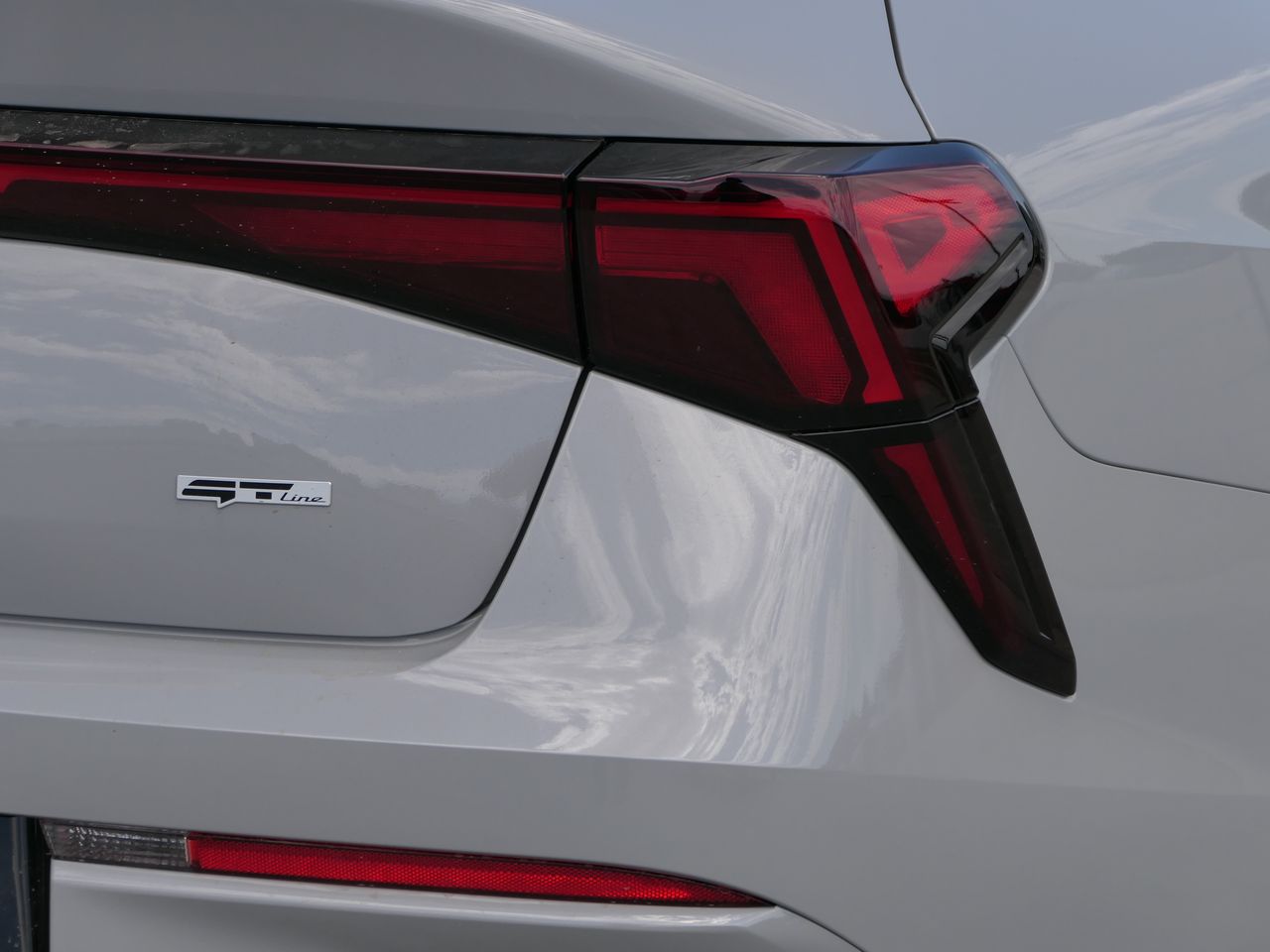 2026 Kia K5 GT-Line photo 4