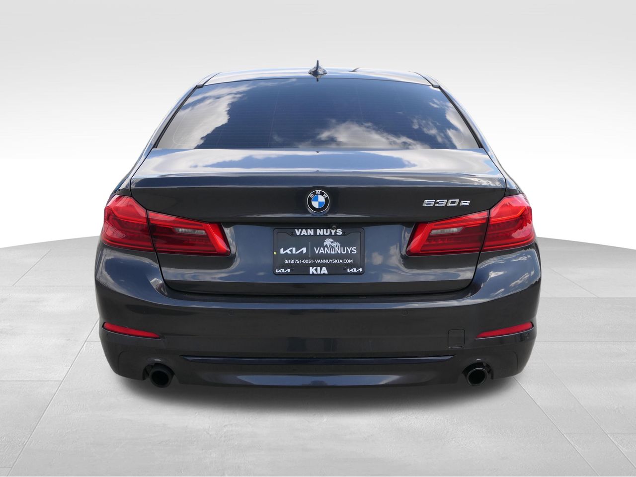 2020 BMW 5 Series 530e iPerformance photo 4