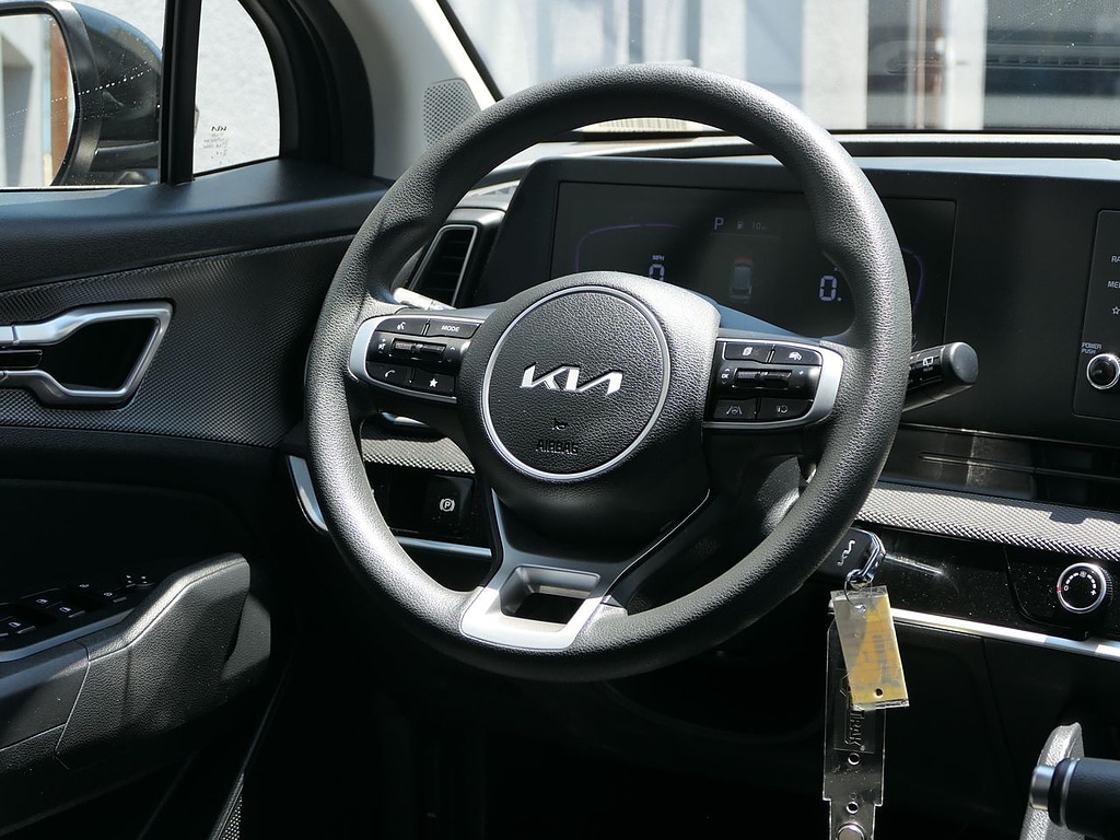 2025 Kia Sportage LX - Photo 24
