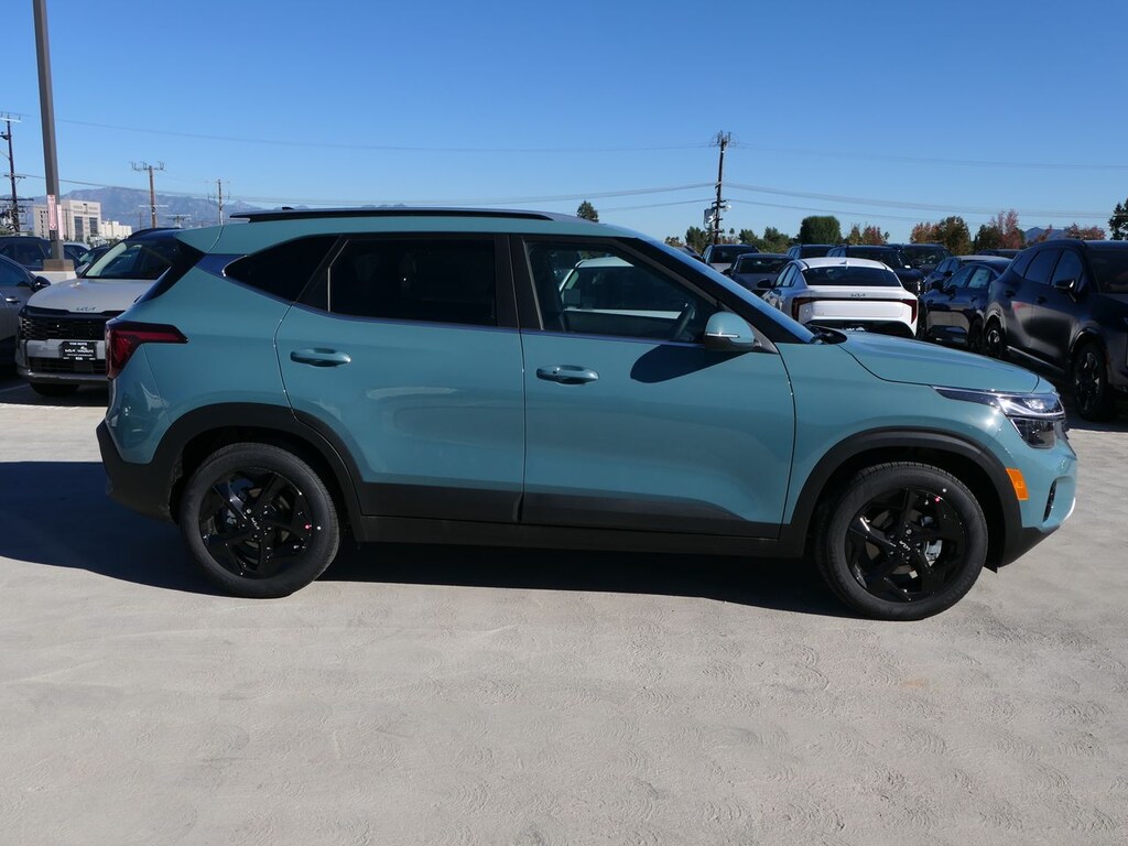 New 2026 Kia Seltos EX SUV