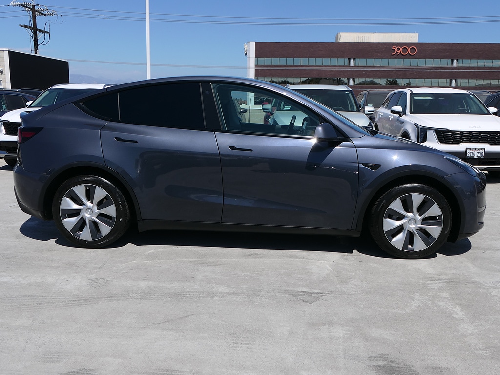 Used 2022 Tesla Model Y Long Range with VIN 7SAYGAEE6NF487127 for sale in Los Angeles, CA
