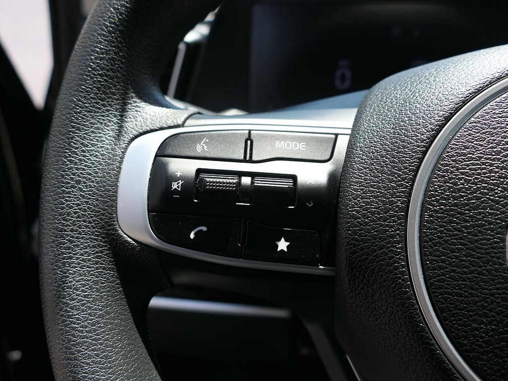 2025 Kia Sportage LX - Photo 13