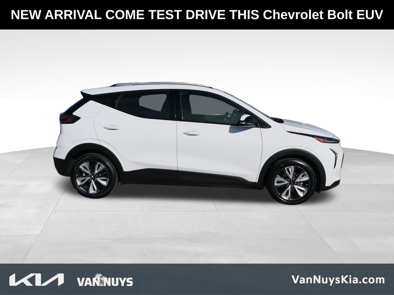 Used 2022 Chevrolet Bolt EUV LT with VIN 1G1FY6S00N4116472 for sale in Los Angeles, CA