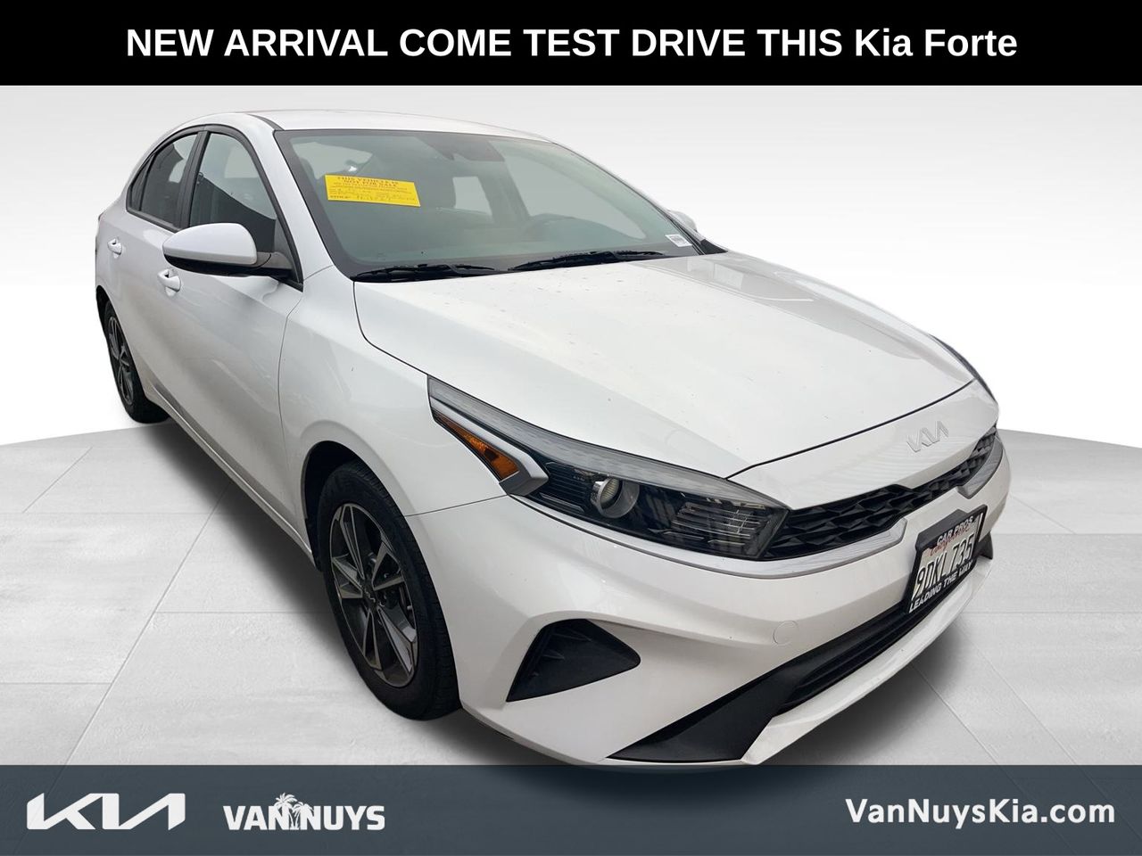 2023 Kia Forte LXS photo 2