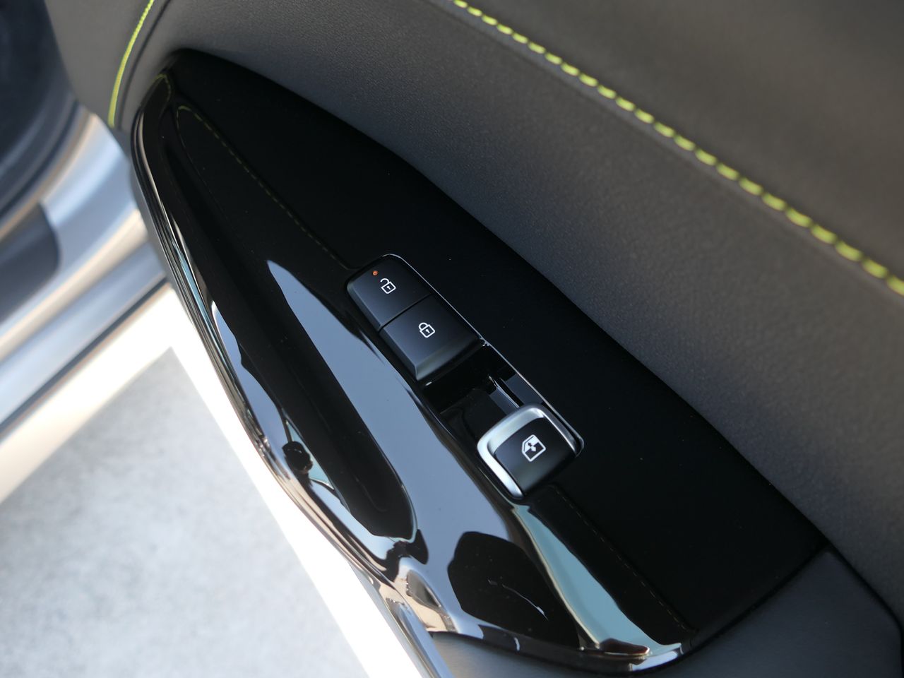 2025 Kia K5 GT - Photo 27