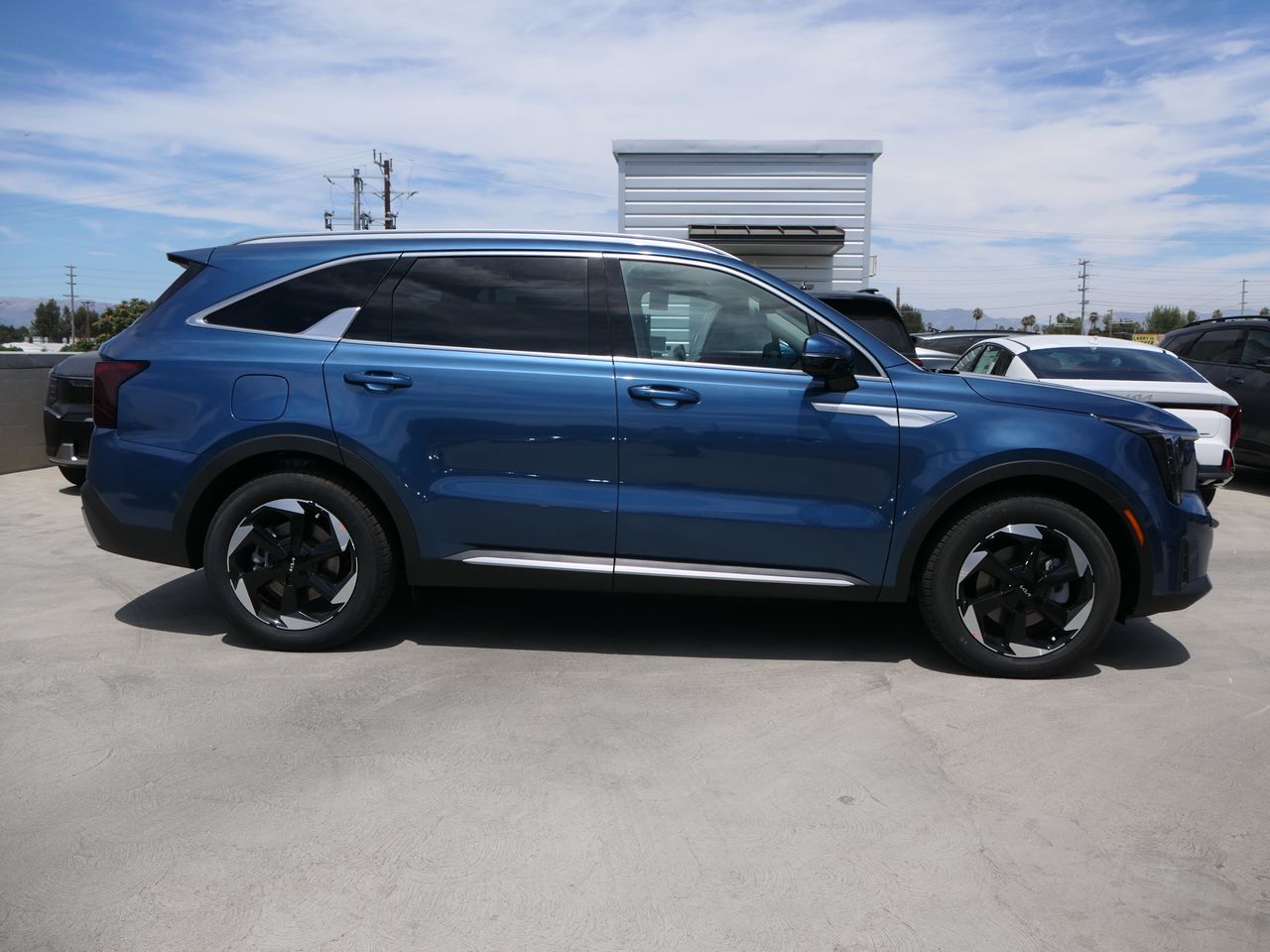 2025 Kia Sorento Plug-In Hybrid EX photo 2