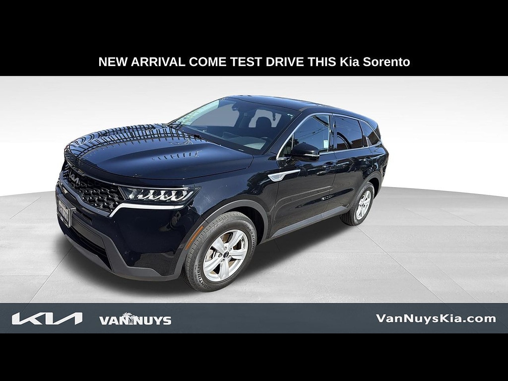 2023 Kia Sorento LX AT's photo
