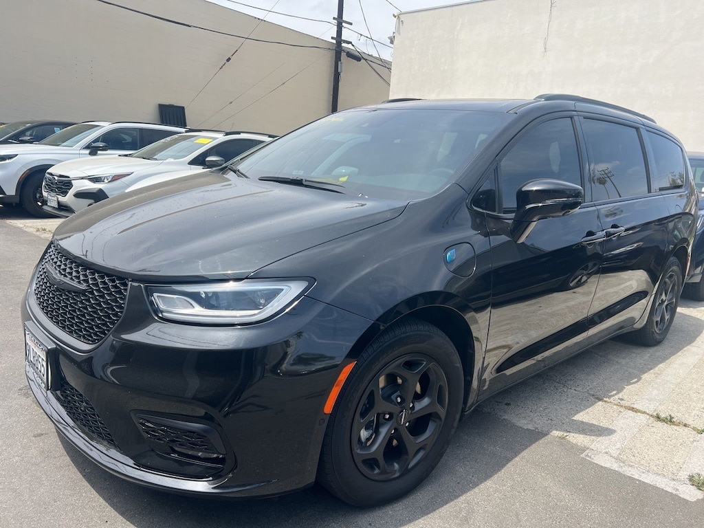 Used 2024 Chrysler Pacifica Hybrid Select Premium S Appearance Minivan/Van