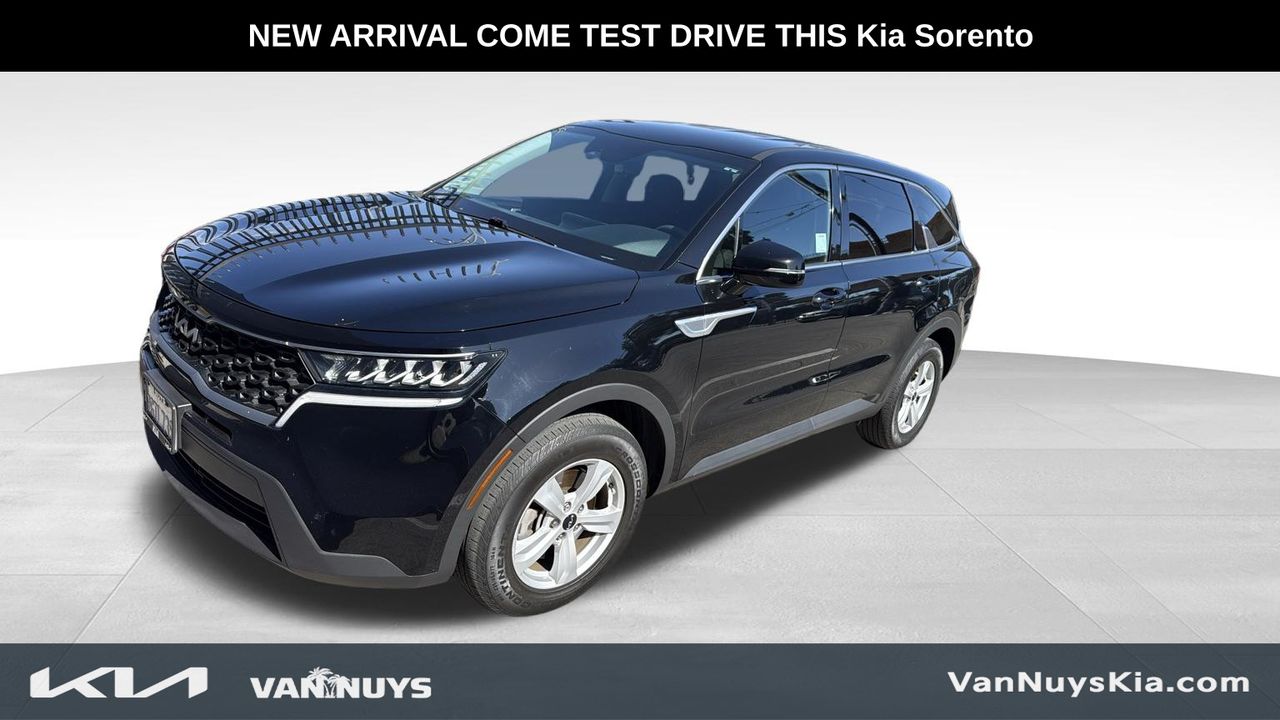 2023 Kia Sorento LX AT's photo