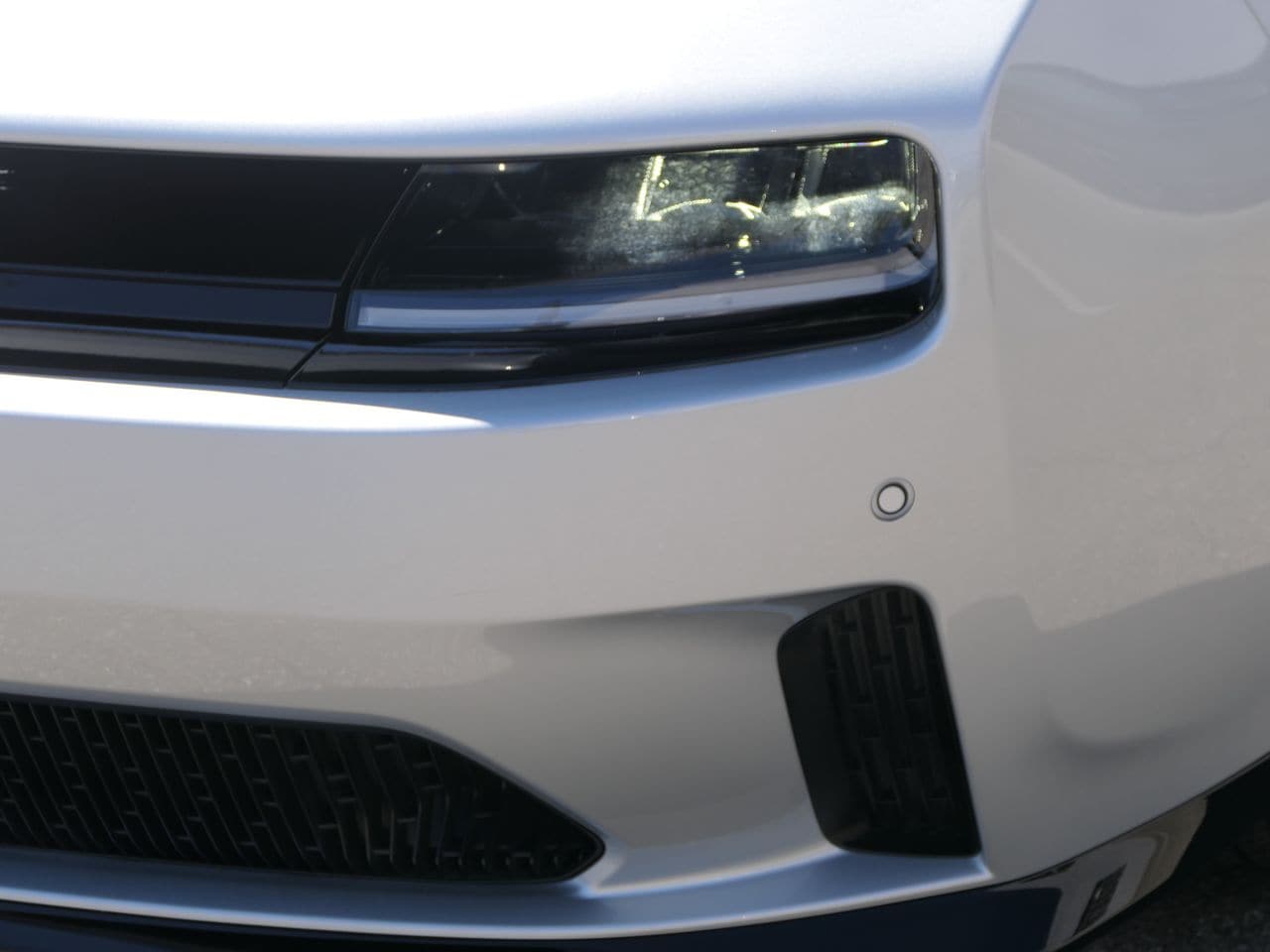 2025 Dodge Charger R/T photo 3