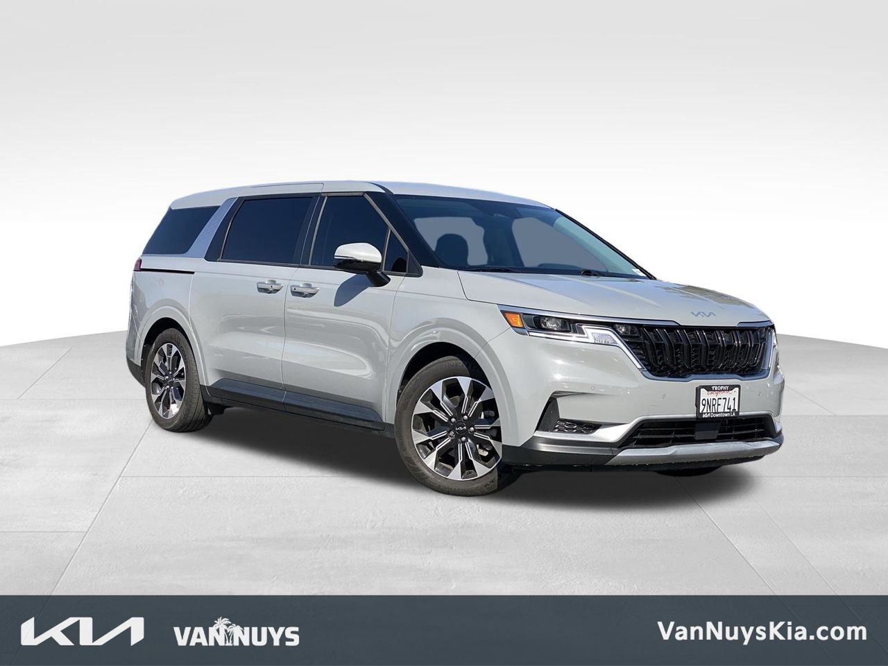 2024 Kia Sedona EX's photo