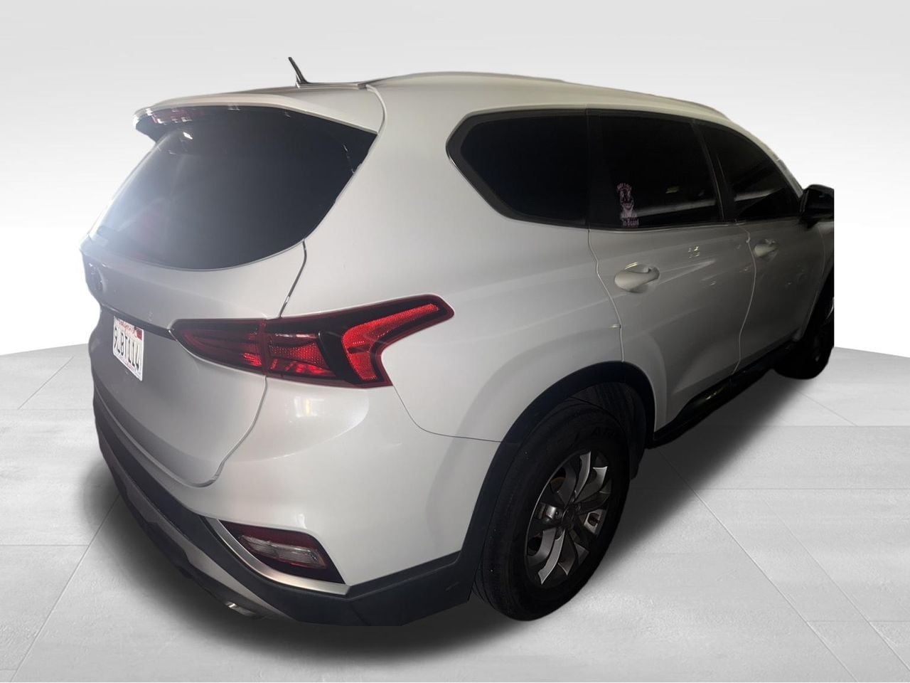 2019 Hyundai Santa Fe SE photo 3