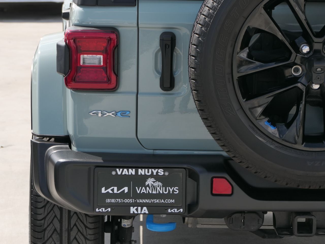 2023 Jeep Wrangler Sahara 4xe photo 4