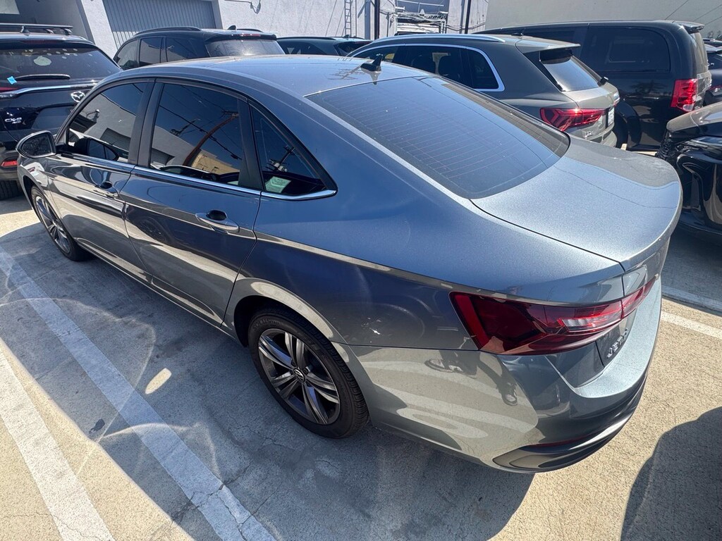 Used 2023 Volkswagen Jetta 1.5T SE Sedan