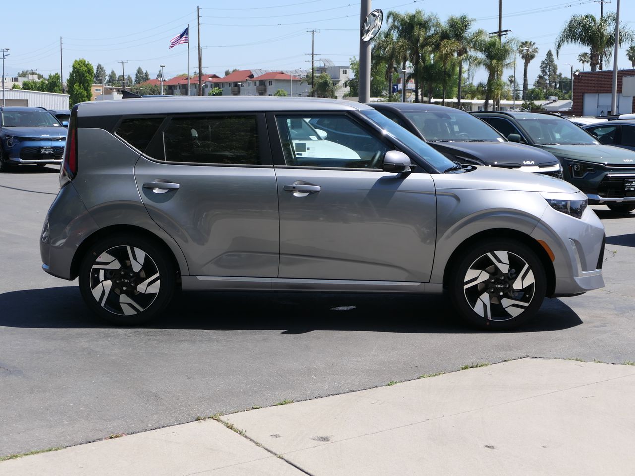 2025 Kia Soul GT-Line photo 2