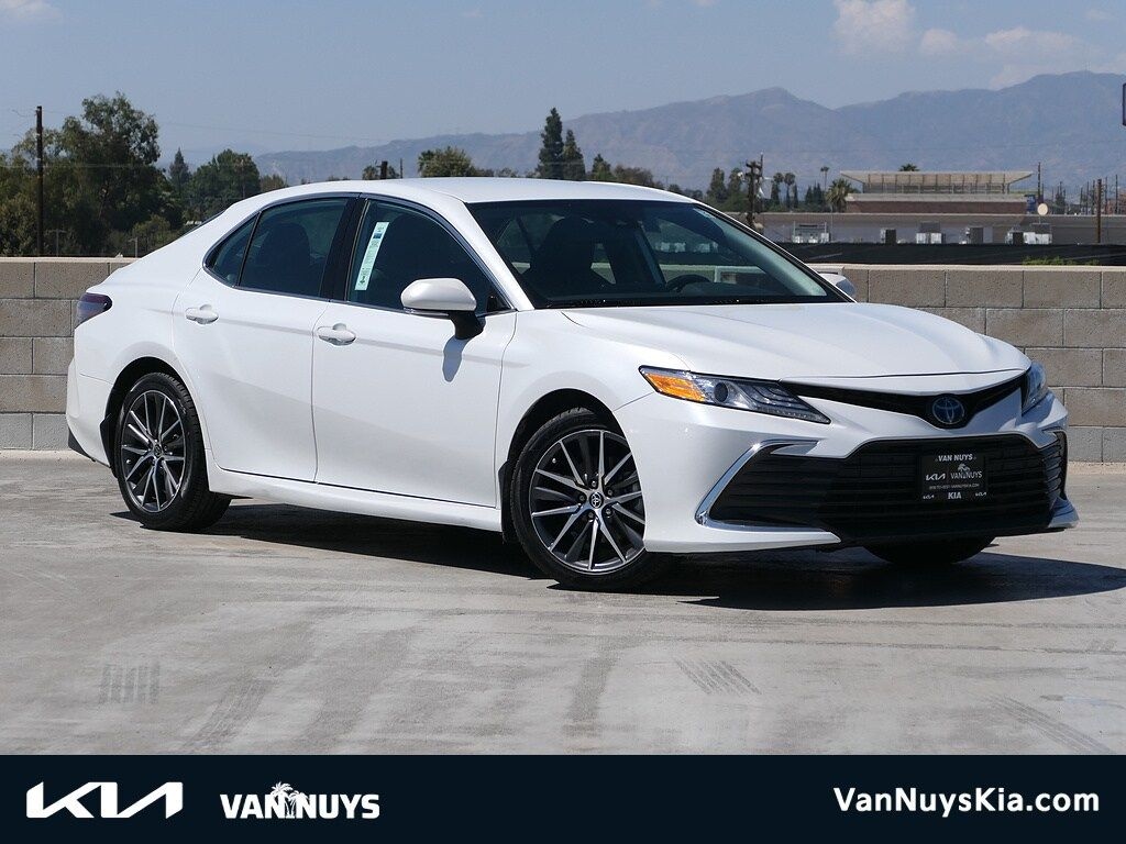 Used 2023 Toyota Camry Hybrid XLE Sedan