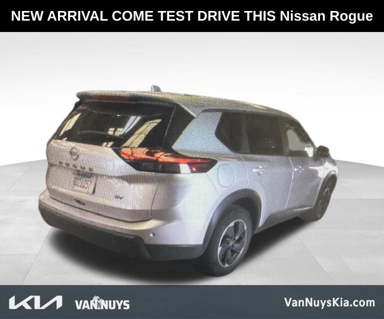 2024 Nissan Rogue SV photo 3