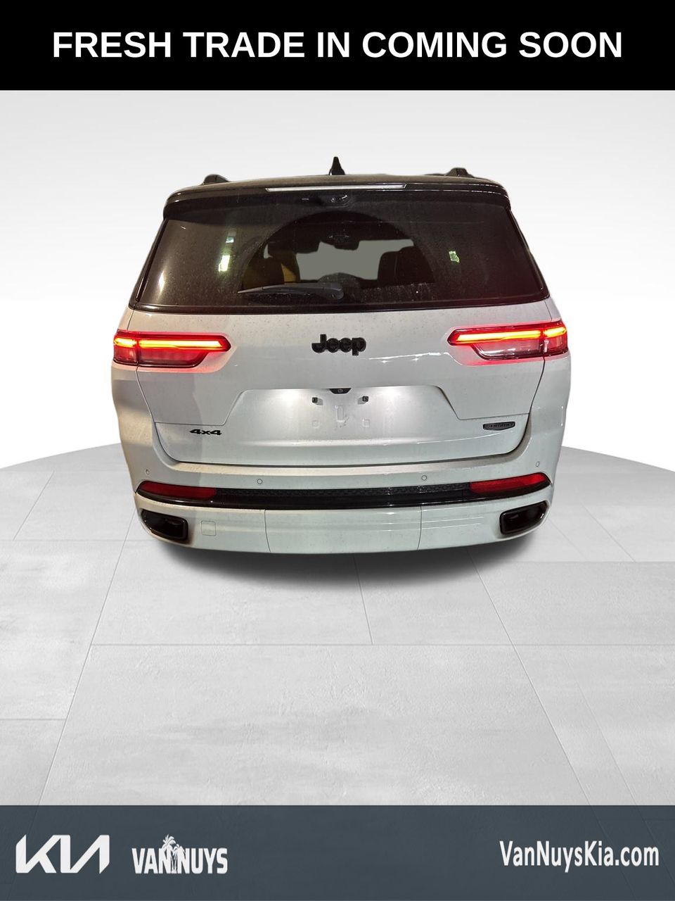 2023 Jeep Grand Cherokee L Summit photo 3