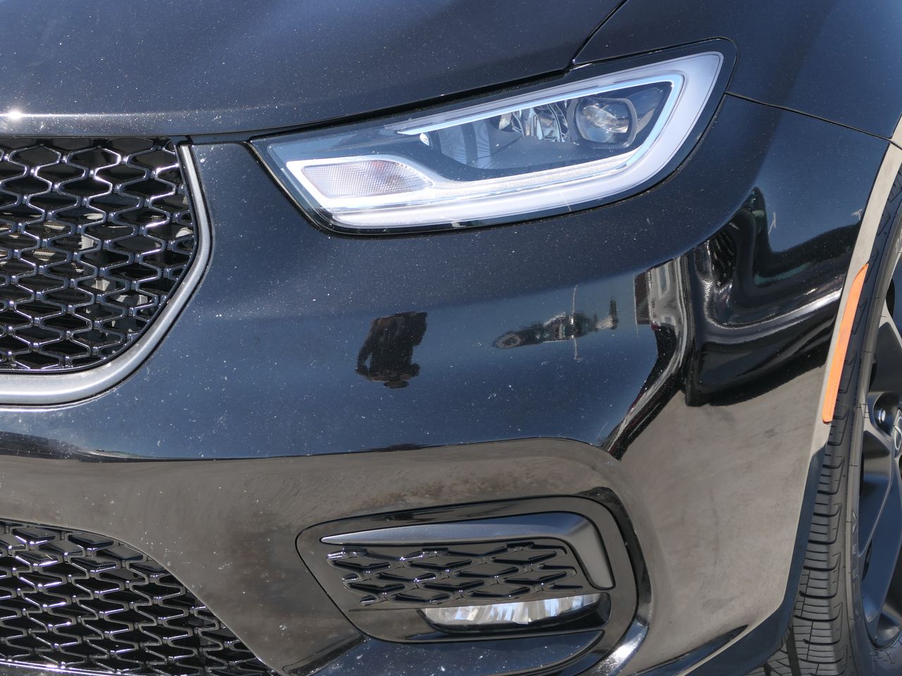 2025 Chrysler Pacifica Limited photo 3